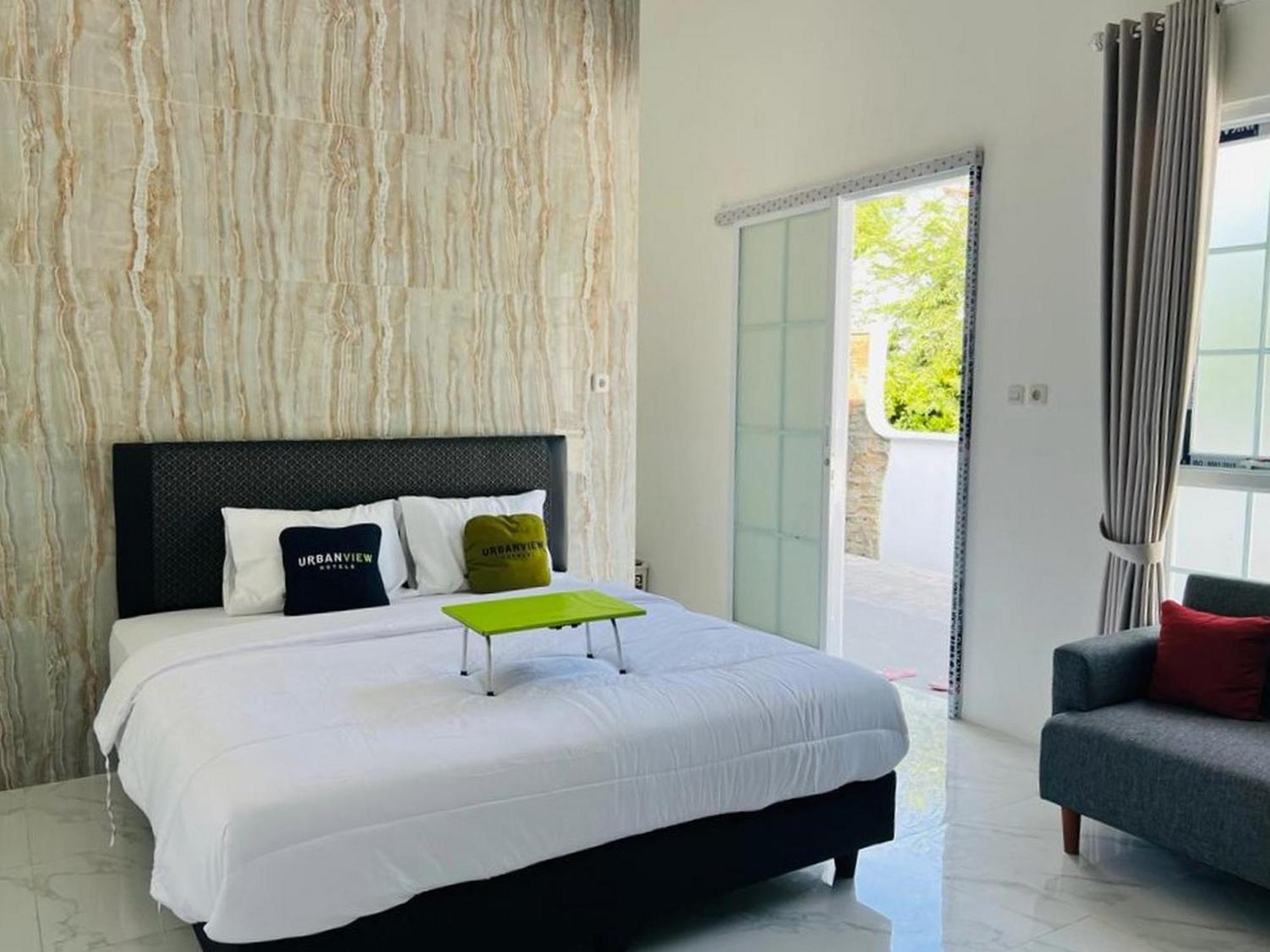 Urbanview Hotel Nimara Ngawi By Reddoorz Eksteriør bilde