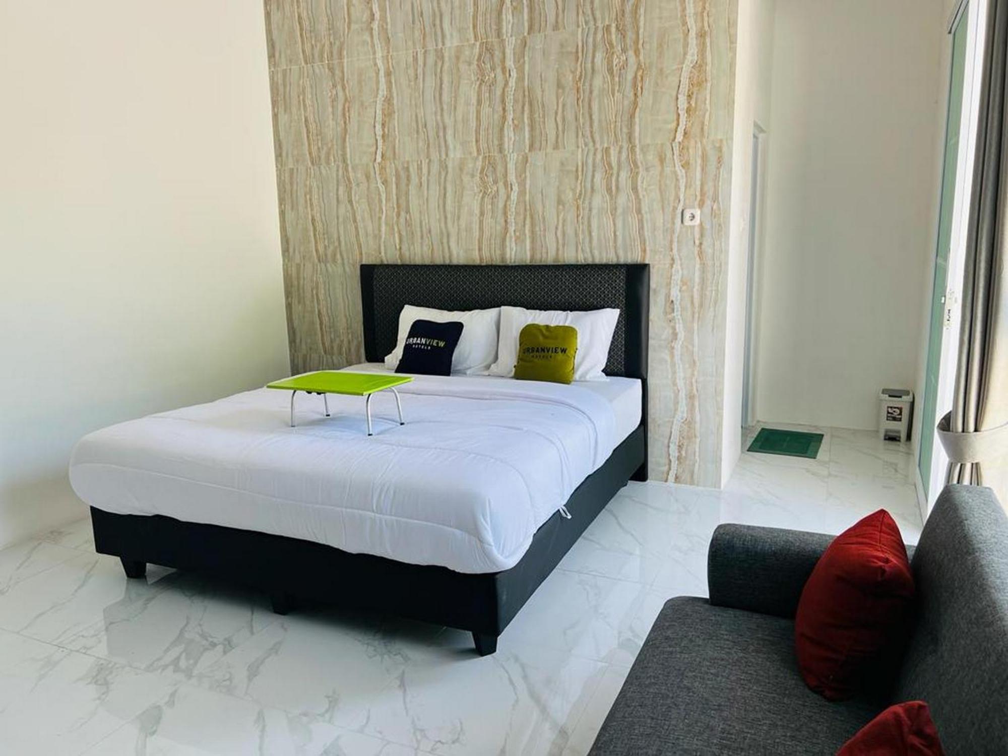 Urbanview Hotel Nimara Ngawi By Reddoorz Eksteriør bilde