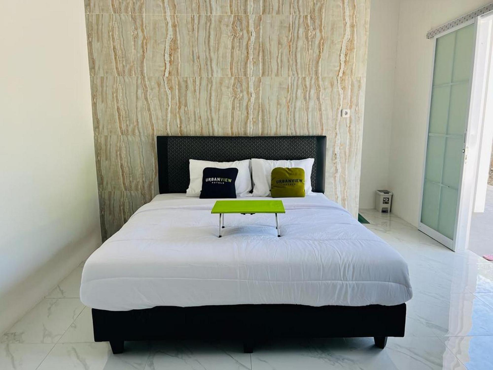 Urbanview Hotel Nimara Ngawi By Reddoorz Eksteriør bilde