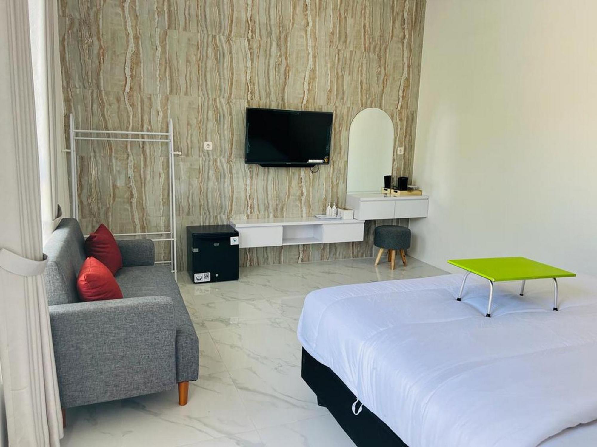 Urbanview Hotel Nimara Ngawi By Reddoorz Eksteriør bilde