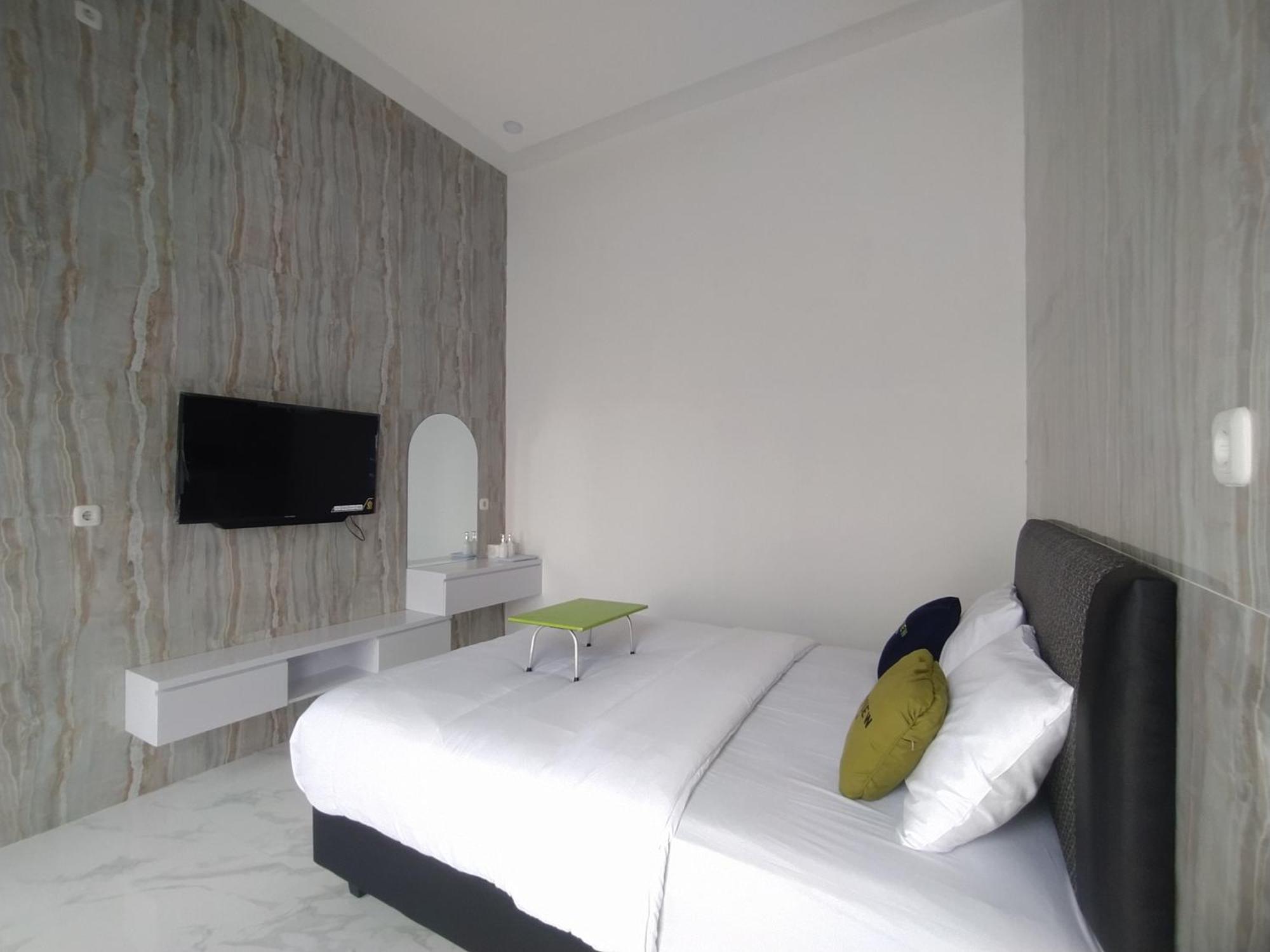 Urbanview Hotel Nimara Ngawi By Reddoorz Eksteriør bilde