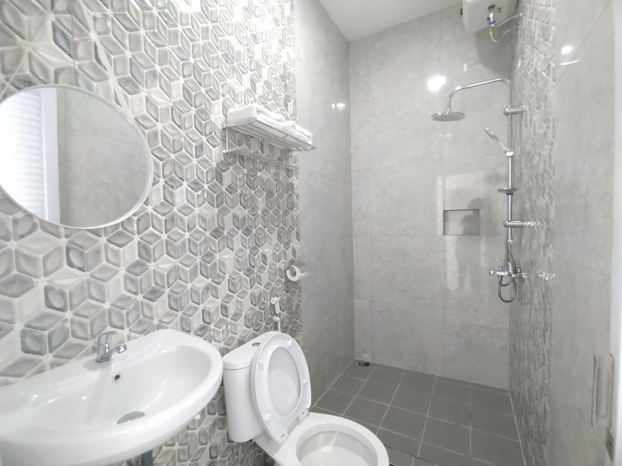 Urbanview Hotel Nimara Ngawi By Reddoorz Eksteriør bilde