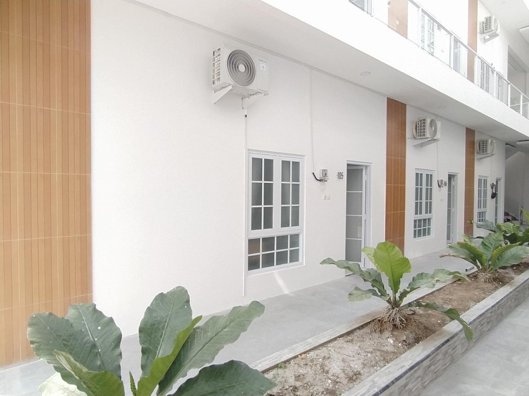 Urbanview Hotel Nimara Ngawi By Reddoorz Eksteriør bilde