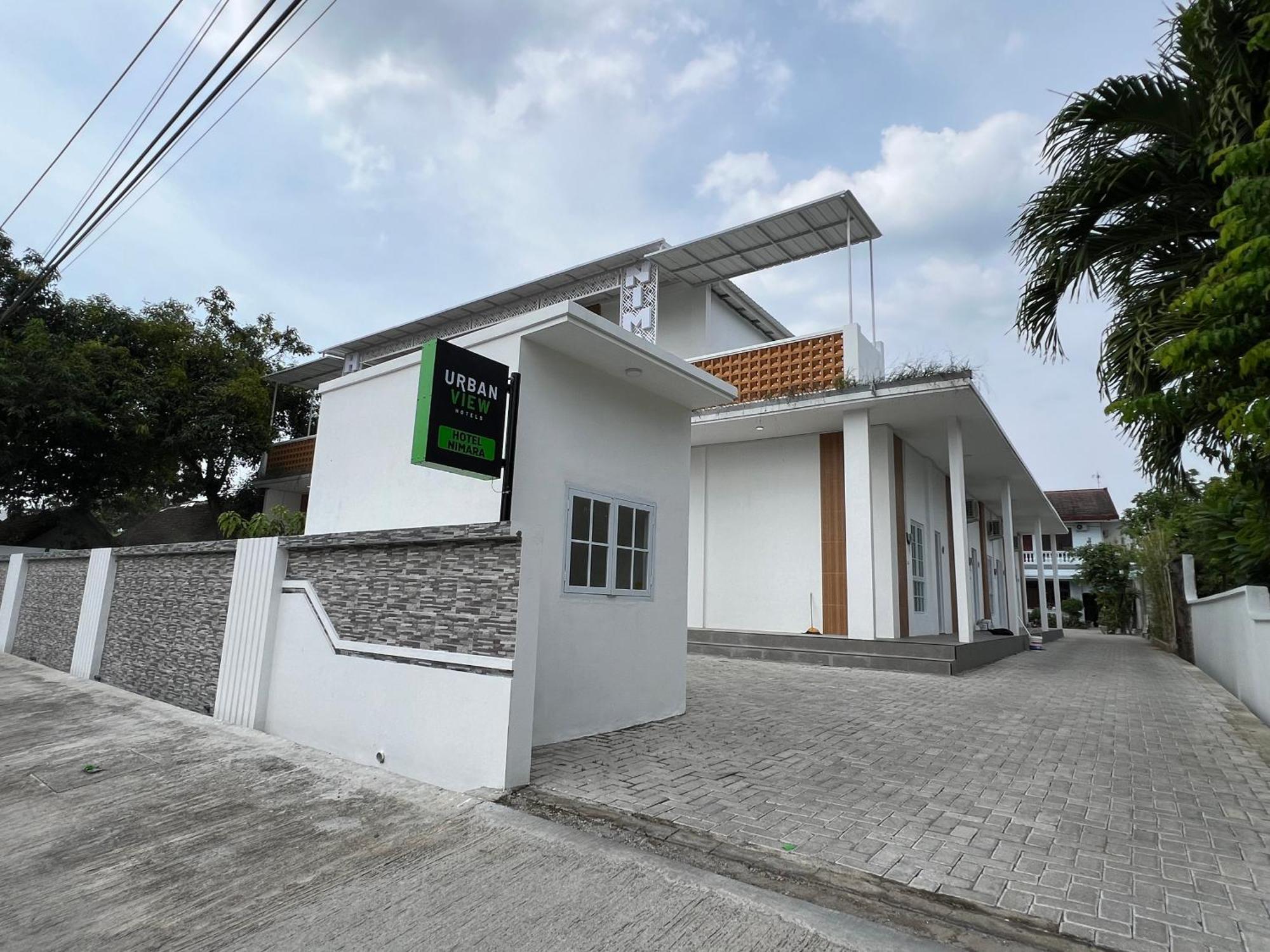 Urbanview Hotel Nimara Ngawi By Reddoorz Eksteriør bilde