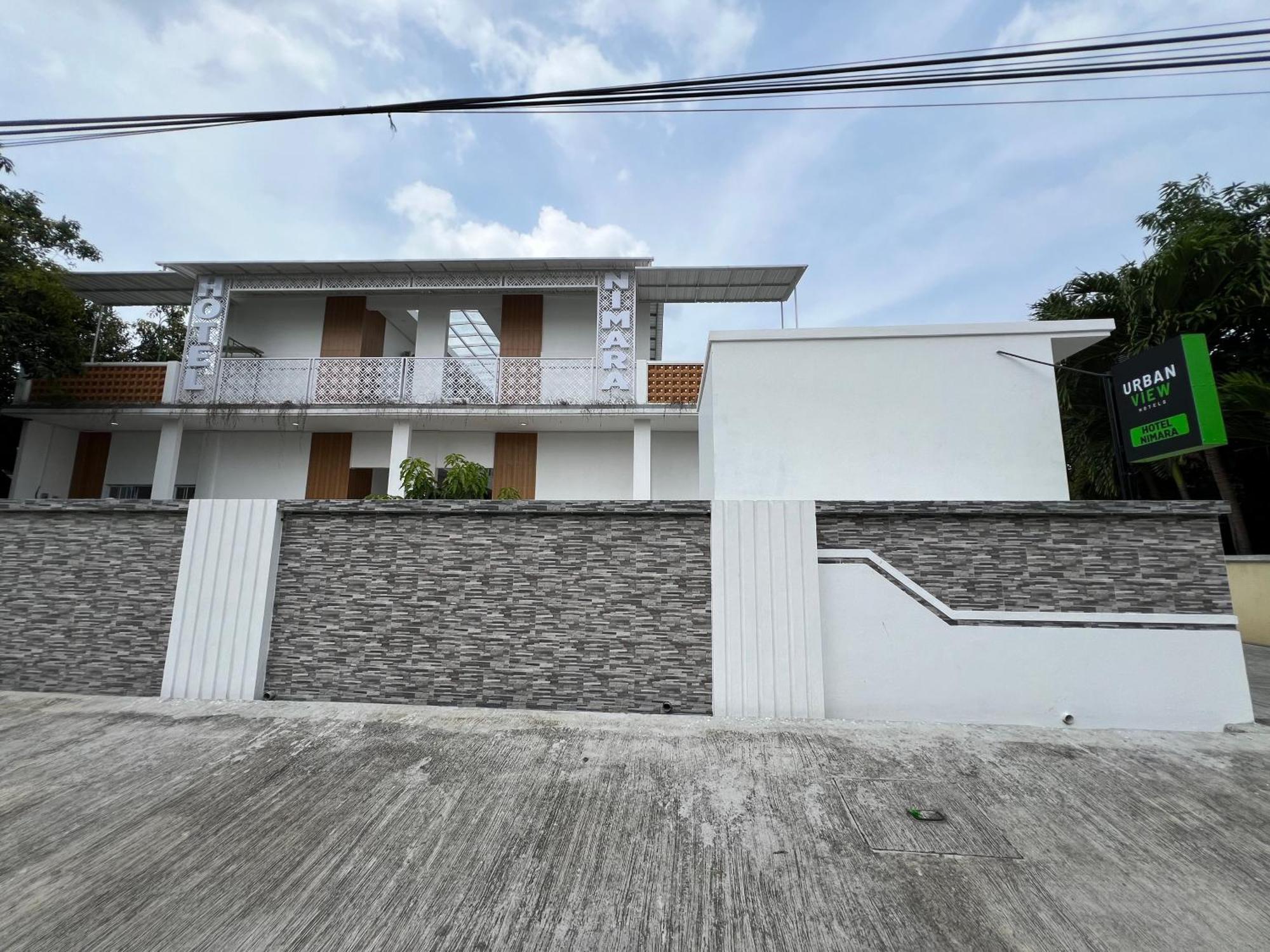 Urbanview Hotel Nimara Ngawi By Reddoorz Eksteriør bilde