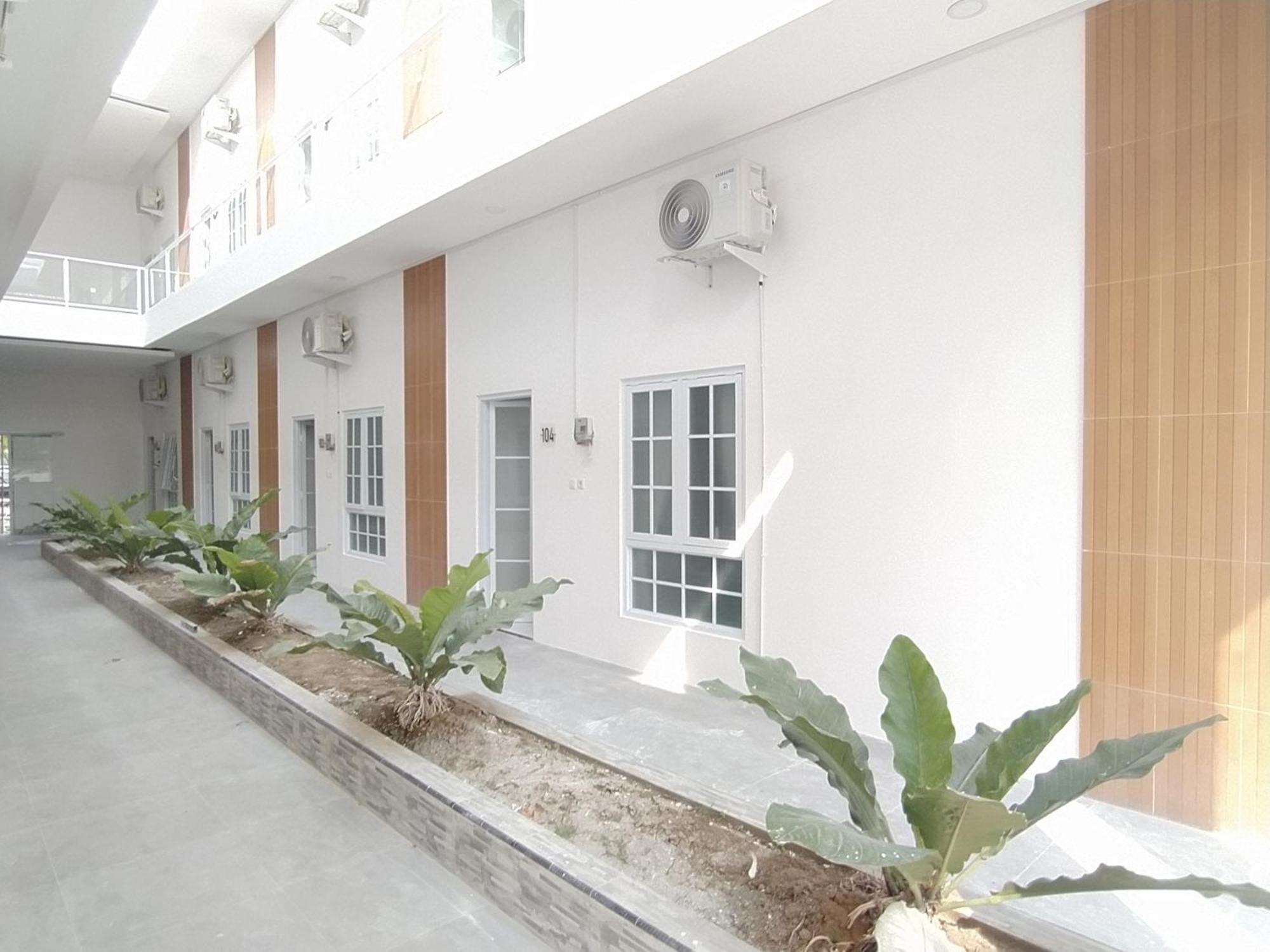 Urbanview Hotel Nimara Ngawi By Reddoorz Eksteriør bilde